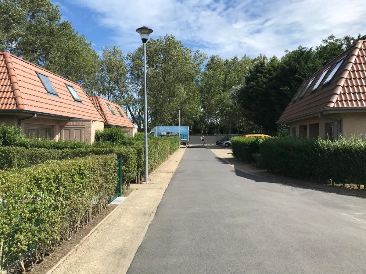 Vakantiehuisje De Panne Vlak Aan Plopsaland En De Zee Luaran gambar