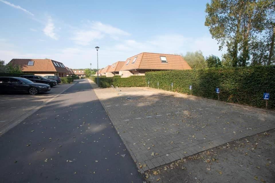 Vakantiehuisje De Panne Vlak Aan Plopsaland En De Zee Luaran gambar